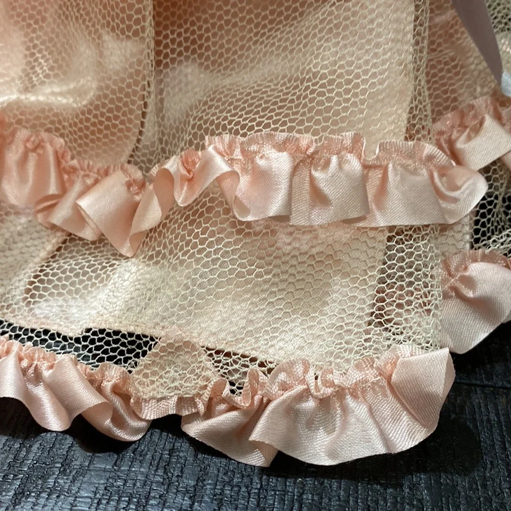 Gorgeous Vintage Southern Belle Doll On Stand! - Picture 2 of 14